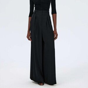 DVF similar to Bellini Pants with buckle,  96% WOOL,straight wide legs, size 12.